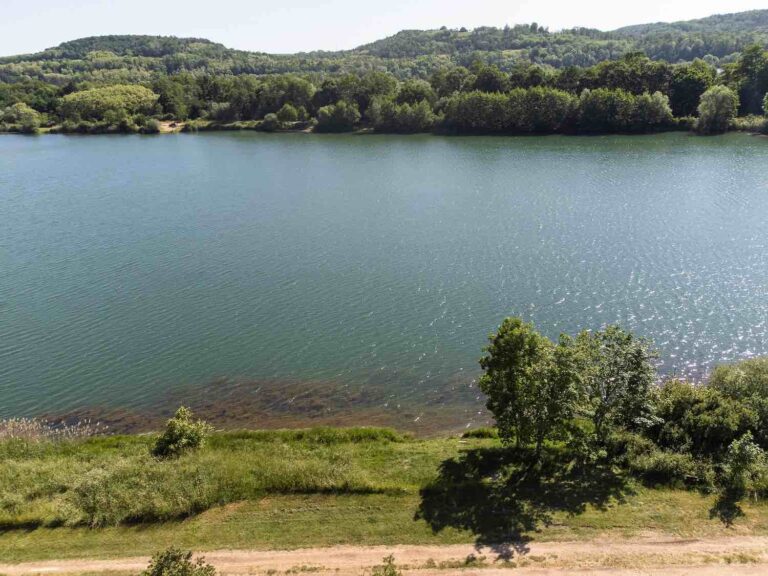 poste 1 vue drone etang du tronc du chene cap nature