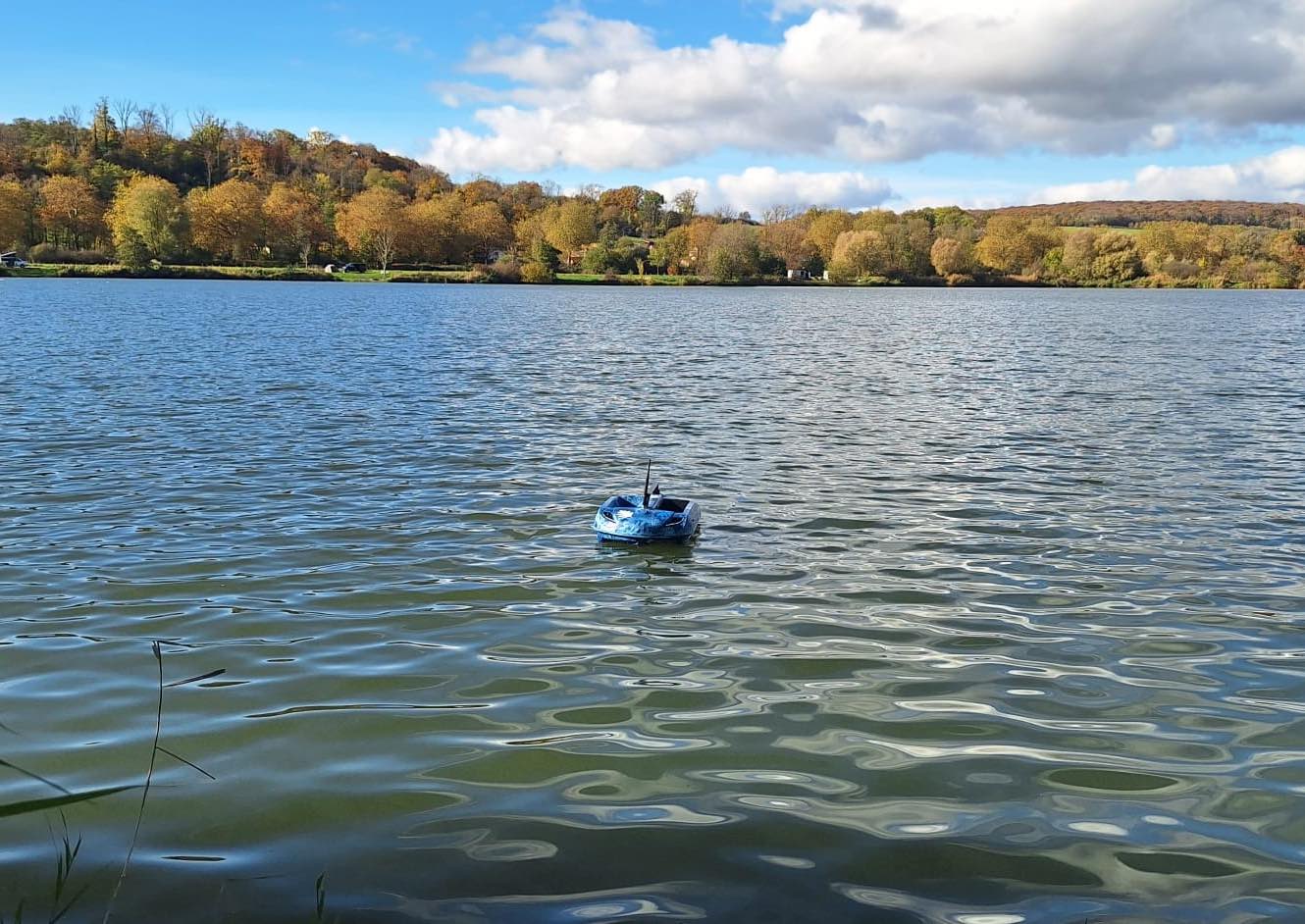 pêche carpe bateau amorceur étang nancy